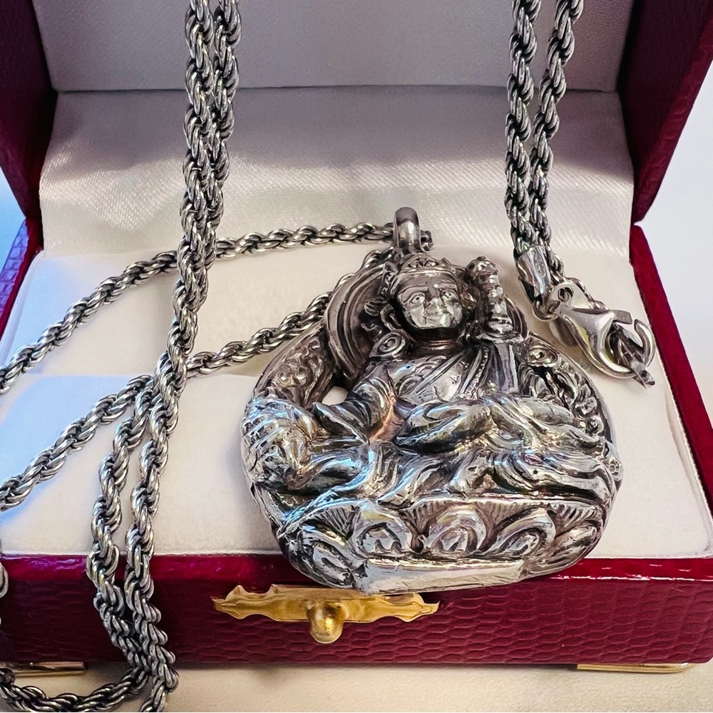 Hand-crafted Sterling Silver Guru Rinpoche Tibetan Buddhist Amulet/Rope Chain - Picture 7 of 10